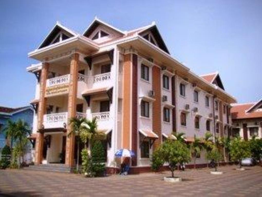 Victoria Hotel Battambang Bagian luar foto